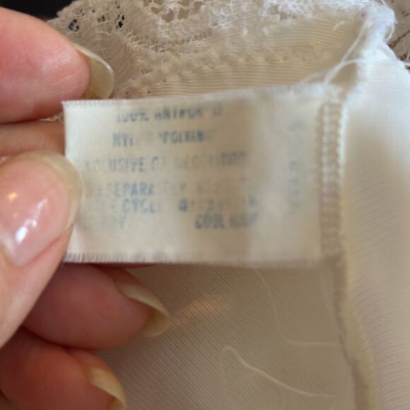 Vintage Vassarette white nylon full slip with stretch lace bodice - Picture 8 of 9